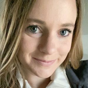 Meet your Posher, Hallie